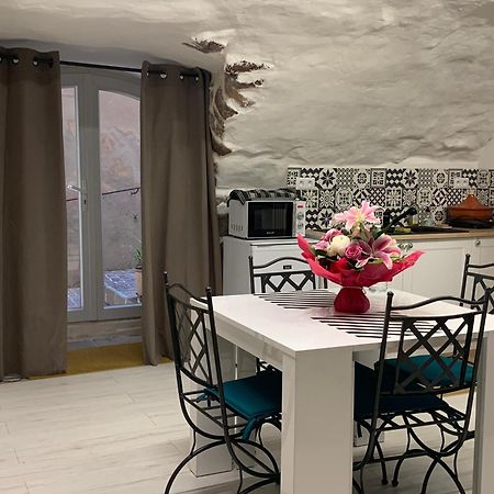 Apartamento Dans Le Charme De La Pierre La Garde  Exterior foto